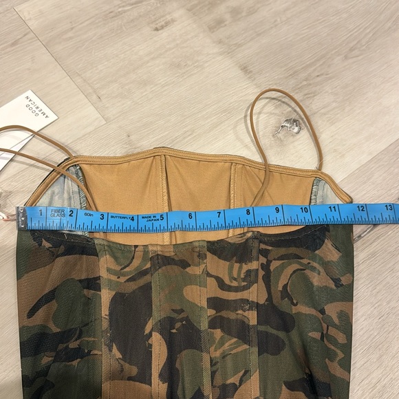 Good American Leaf CAMO001 NWT Printed Mesh Corset Bodysuit with snaps. - Picture 11 of 15
